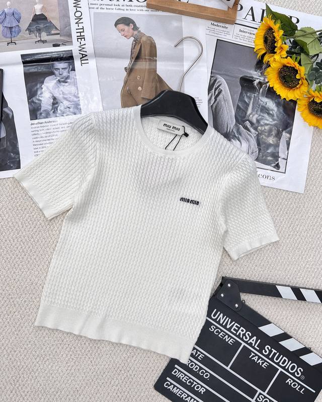 Miumiu Early Spring New College Style Letter Embroidery Cable Knit Crew Neck Sho