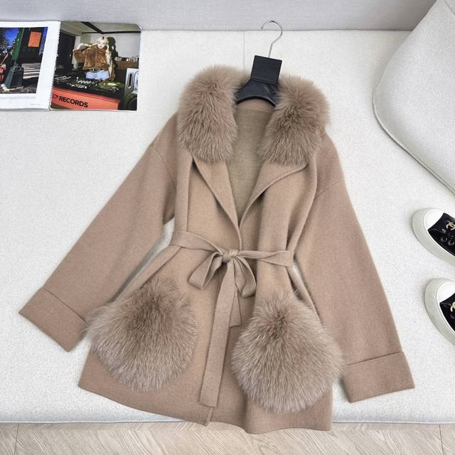 Fd 25Ss Autumn/Winter New Arrival Bestseller Series: Fox Fur Trim Knit Cardigan.