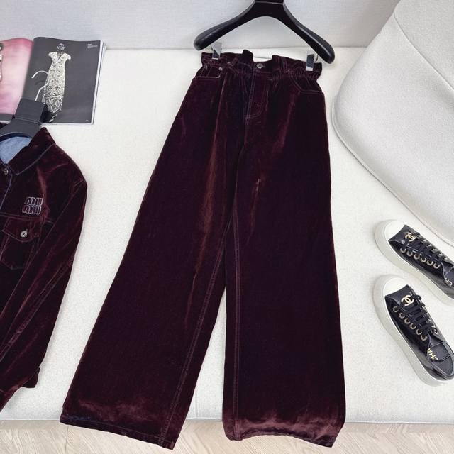 Exclusive First Release: Miu 25Ss Early Autumn Newest Velvet Set - Drop-Shoulder