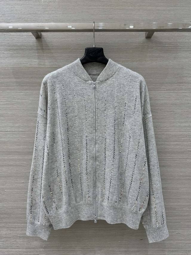 Exclusive First Release: High-End Quality! A sophisticated, vintage-inspired cas