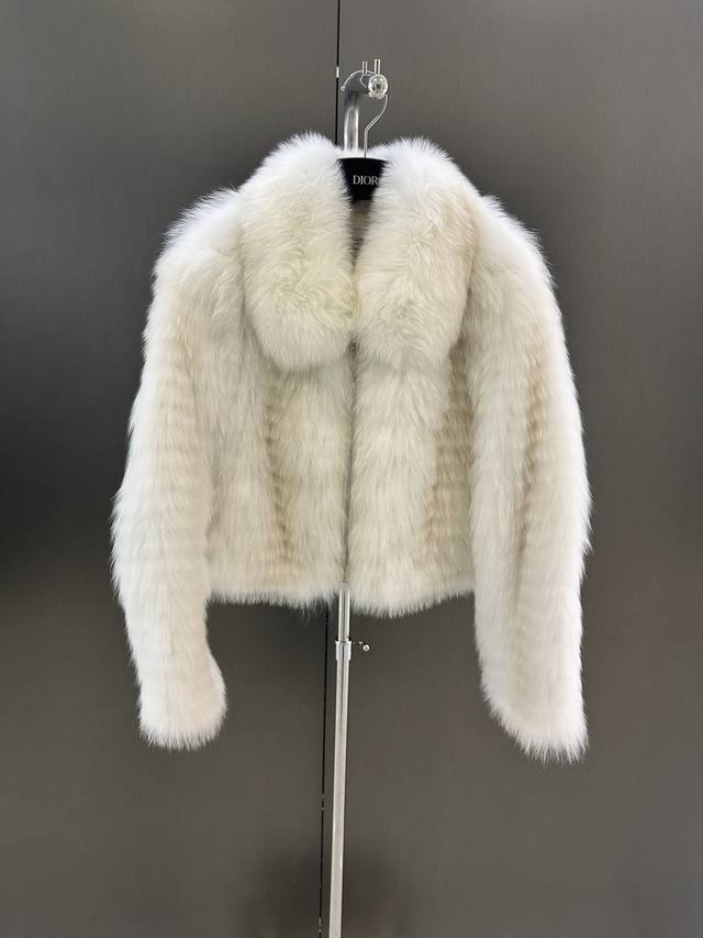 Dior Autumn/Winter New High-Quality Fox Fur Coat Imported White Fox Fur Striped
