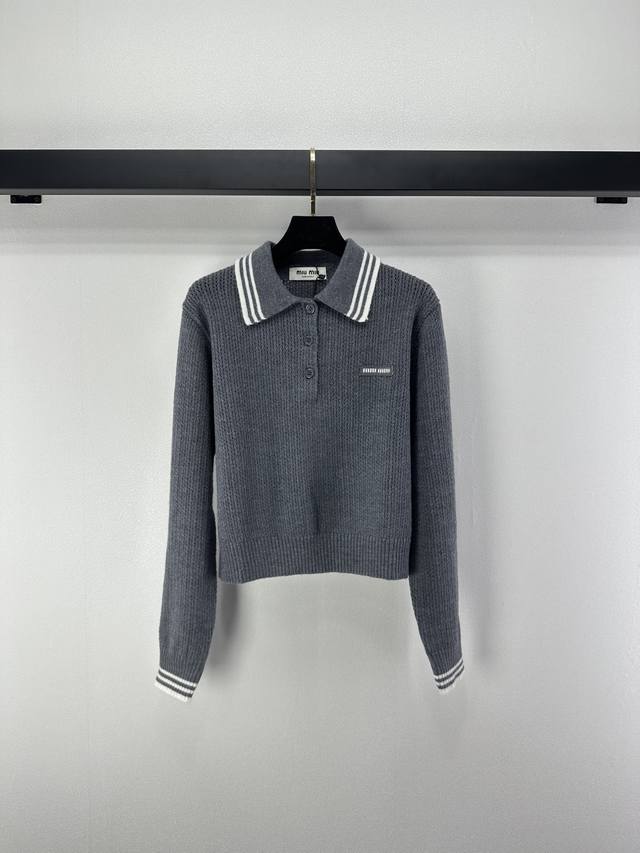 Miumiu New Arrival Details This autumn/winter new style collared, hollowed-out,