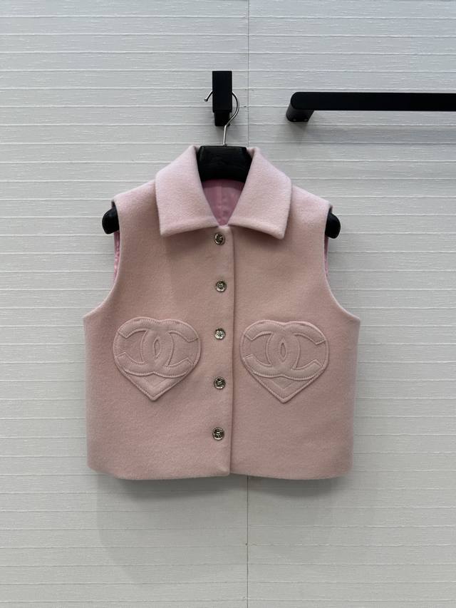 Exclusive First Release: Chanel*25K New Arrival! Elegant wool vest with heart-sh
