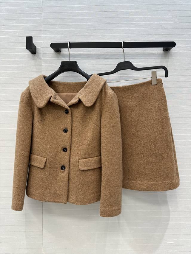 Highly recommended! Miu retro French chic wool suit, with a festive feel. The P