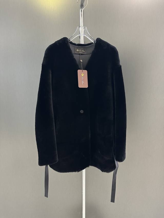 Loro Piana Autumn/Winter New Imported Fur and Leather (DDD) Imported Fur and Lea