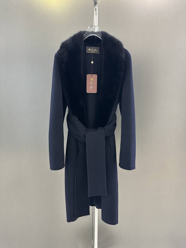 Loro Piana Autumn/Winter New Cashmere Coat Imported velvet and mink patchwork, u