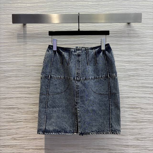 Sch's new 25-year-old double-pocket denim skirt with sleeves. A gentle and sooth