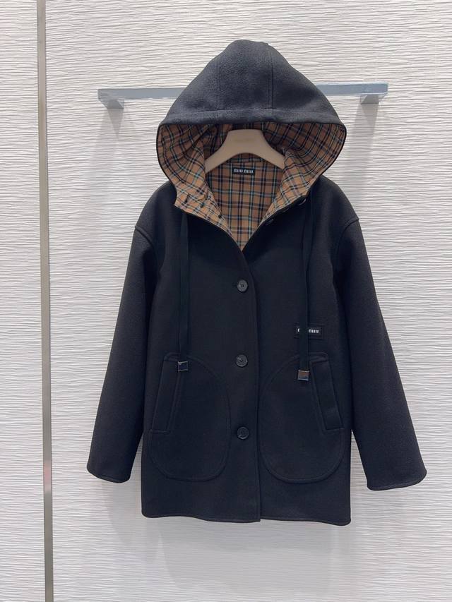 Miu Mi* 2025Fw New Wool Coat - Classic and Stylish with an Inner Aura. The fabri