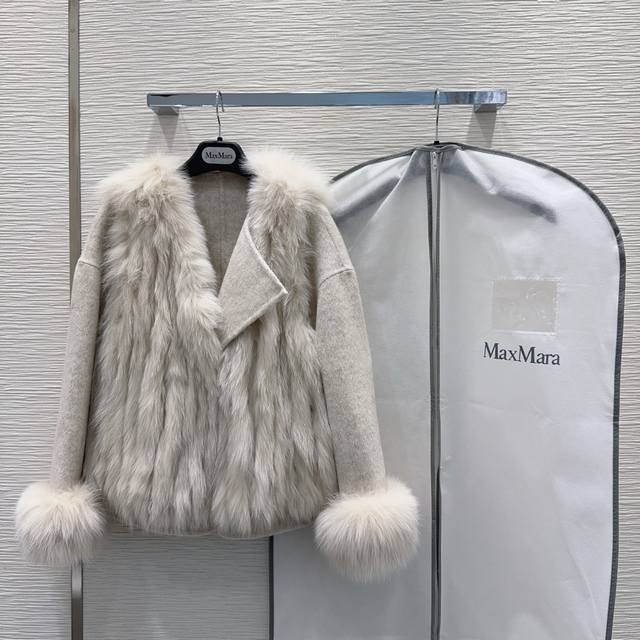 Original quality, top-quality Max Mar*A double-faced cashmere coat. High-end st