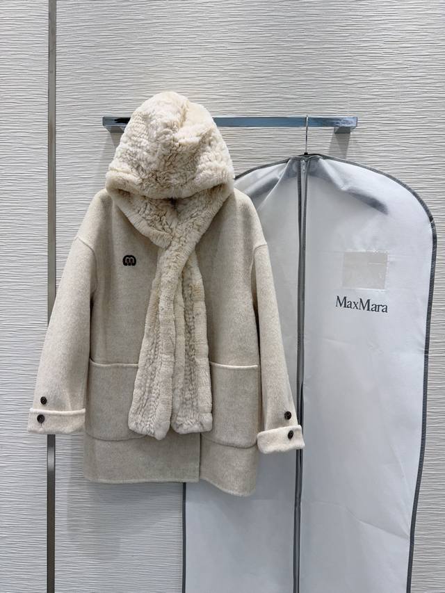 Original quality, top-quality Max Mar*A double-faced cashmere coat. High-end st