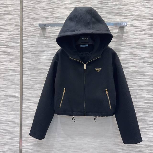 prad* 2025Fw New Wool Coat - Classic and Stylish with an Inner Aura. The fabric