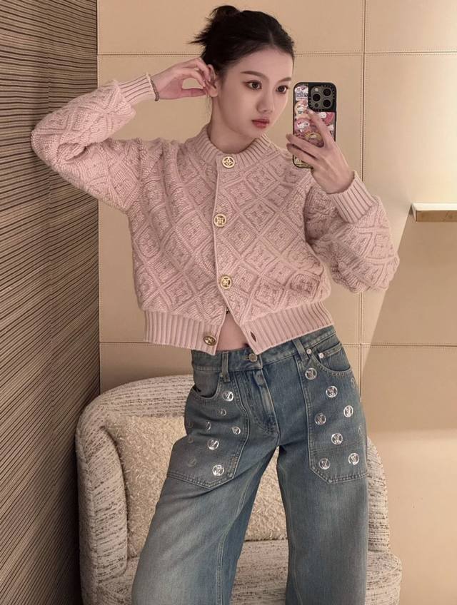 New Louis Vuitton Cardigan, high-end custom-made 100% wool yarn fabric, warm an