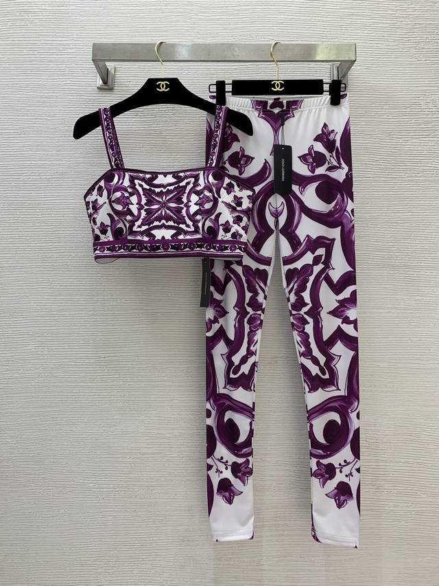 Dolce & Gabbana Dg* New Court Style Retro Print Set! Stylish inner strapless ca