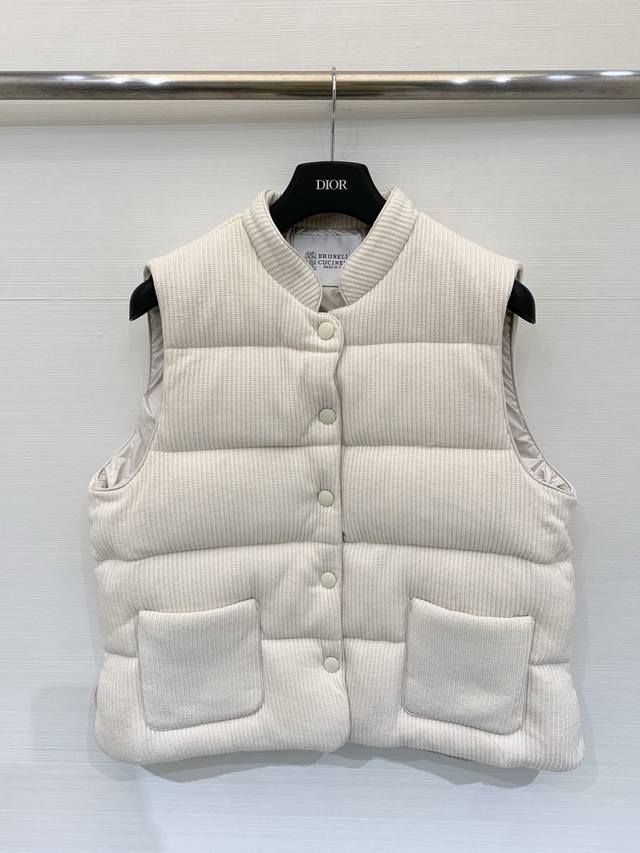 Bc 2025 Autumn/Winter New Corduroy Down Vest. The outer layer is made of high-qu