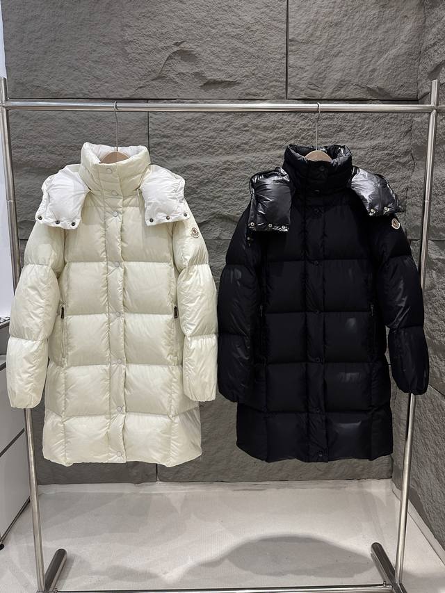 Moncler Fall/Winter 2025 New Arrival: Litte Women's Black Hooded Long Down Jacke