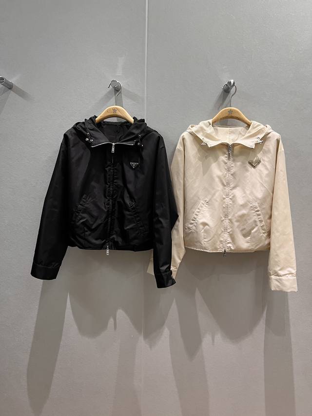 New Arrival Recommendation: Triangle Logo Decorated Nylon Hooded Jacket, Ribbed