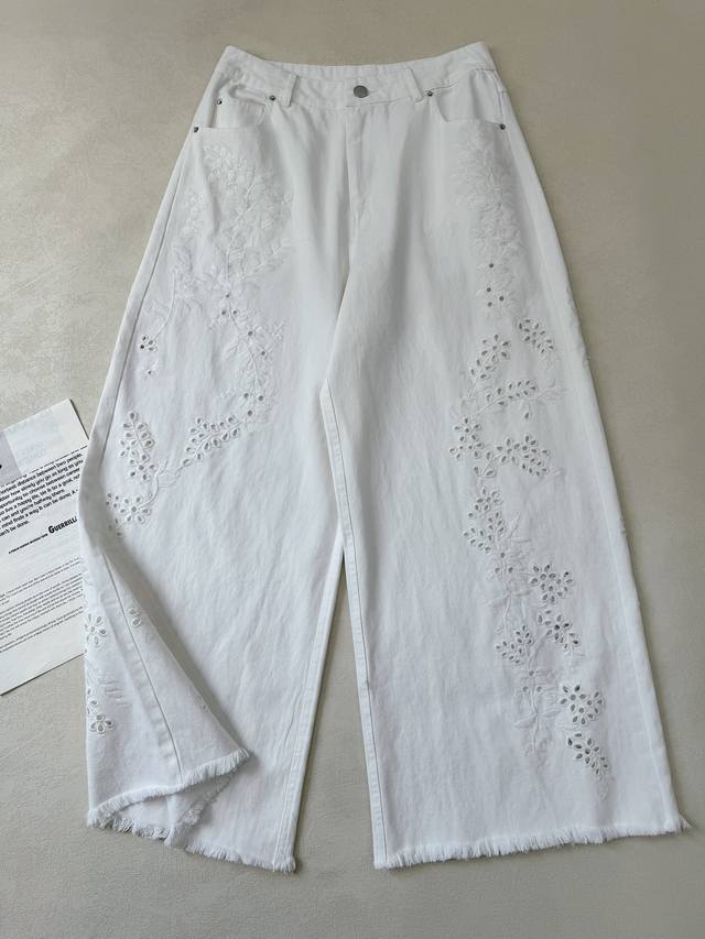 New Arrival! Hollow-out Embroidered Straight-Leg Jeans. A pair of jeans worth ap