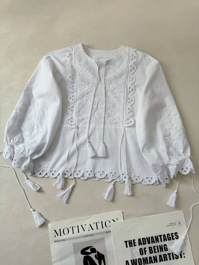 25Fw. I was immediately drawn to this exquisite shirt! The overall drawstring an