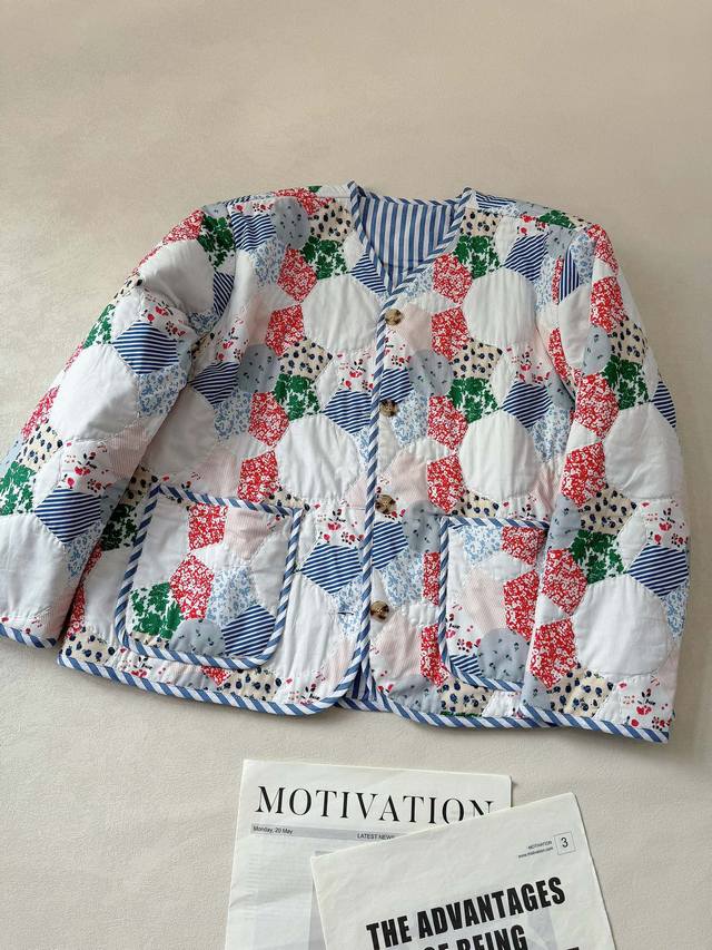 The first floral cotton-padded coat for autumn and winter... Striped patchwork p