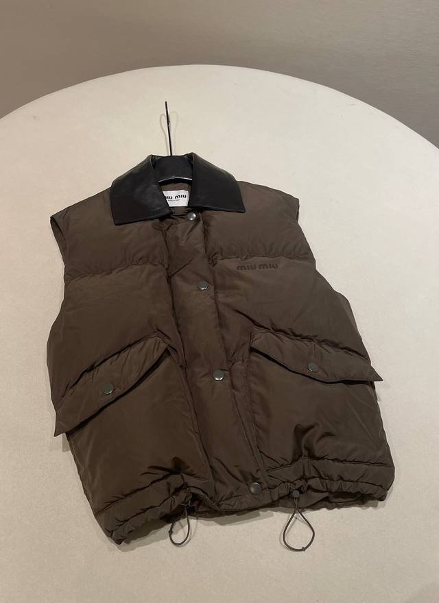 Sizes: 36 38 40 Miu Mi*25 New Leather Lapel Patchwork Goose Down Vest Quality y