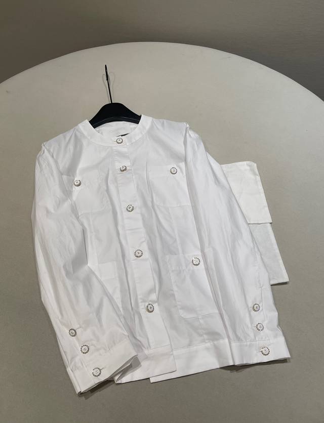 Sizes: 36 38 40 Chanel*25K New Classic Four-Pocket Crew Neck Long-Sleeve Shirt