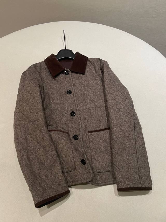 Sizes: S, M, L 2025 Autumn/Winter New Corduroy Collar Quilted Diamond Pattern W