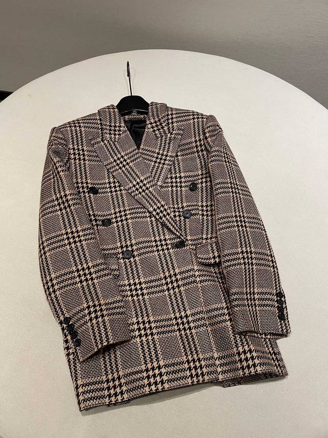 Sizes: 36 38 40 YSL khaki double-breasted suit jacket. Cool and stylish, this r