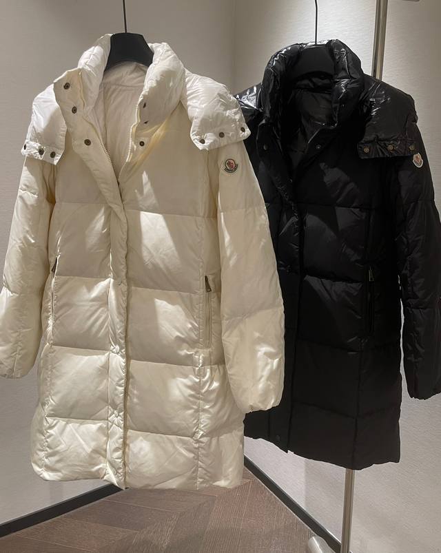 Sizes: 1 2 3 Moncle* Autumn/Winter Litte Hooded Goose Down Long Down Jacket A h