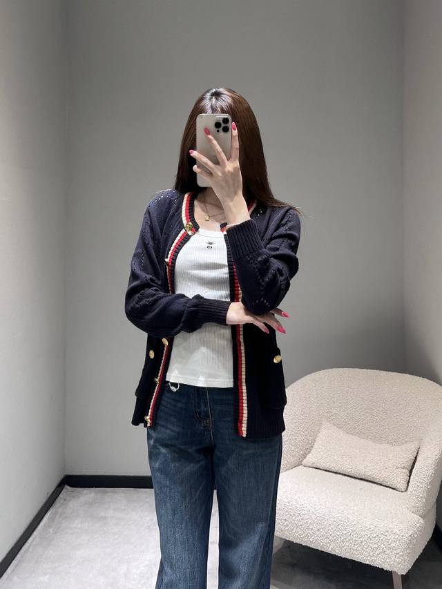 Gucc* 2025Fw Autumn/Winter New Collection V-neck Hollow-out Knit Wardrobe Availa