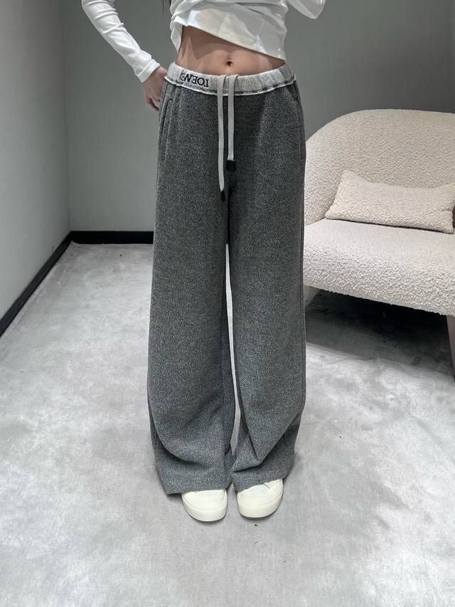 Loew*2025Fw Autumn/Winter New Arrival Collection: Track Pants made from a delica