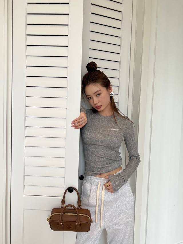 Mium*U 25Fw Autumn/Winter New Arrival: Micro-logo Jacquard Cashmere Blend Knit L