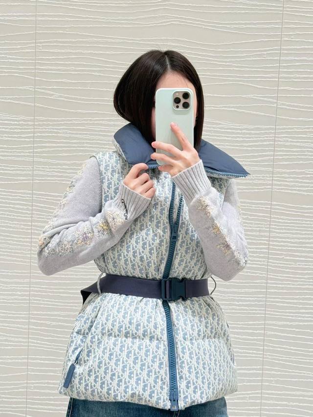 Dio* 2025 Autumn/Winter New Arrival: Color-blocked Monogram Waist Belt Turtlenec