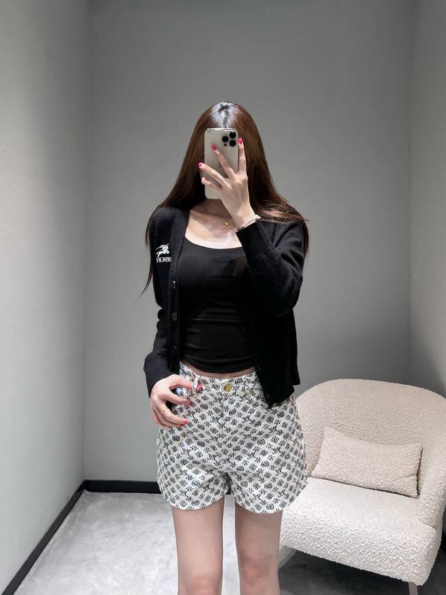 Burbe*Ry 2025Fw Autumn/Winter New Arrival Collection: Horse-themed Cardigan. Mad