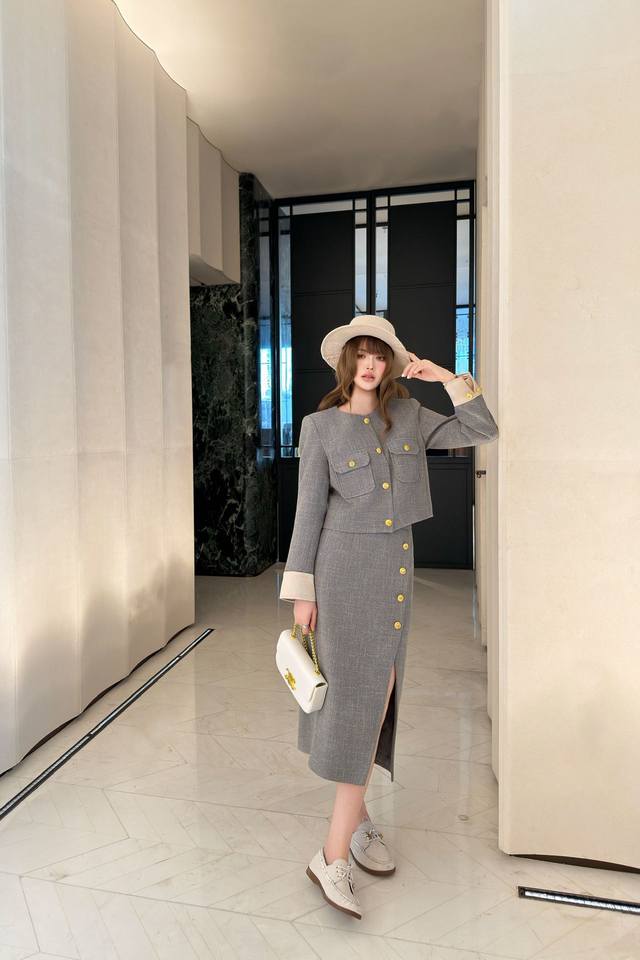 Celin* 25Fw Autumn/Winter New Gray-Toned Gold-Buttoned Jacket + Skirt Set | Excl