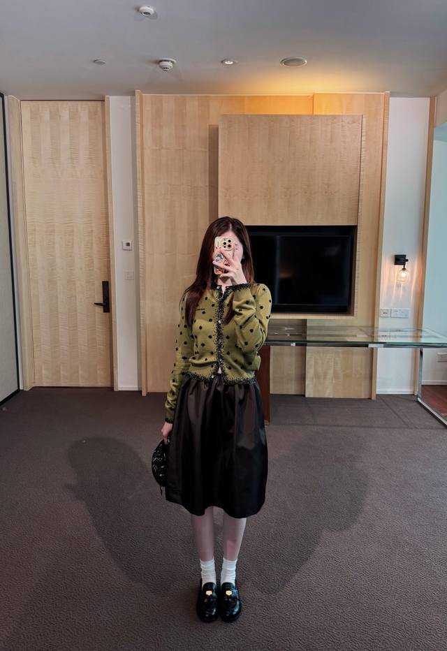 Miumi* 25Fw Autumn/Winter New Olive Green Beaded Sequin Knit Cardigan | Exclusiv