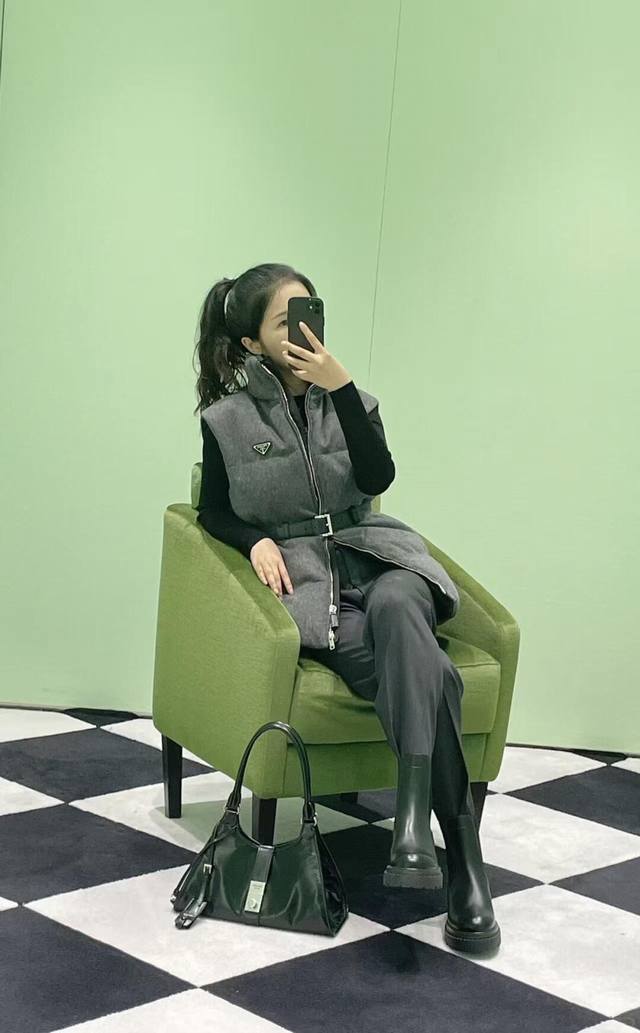 prad* 25Fw Autumn/Winter New Classic Triangle Logo Stand Collar Slim Waist Down