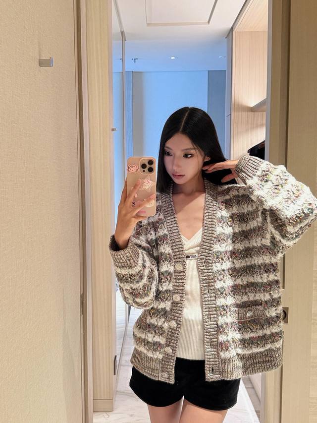 Chane* 25B High-End Handcrafted Collection New Hollow-Out Heavy Crochet V-Neck L