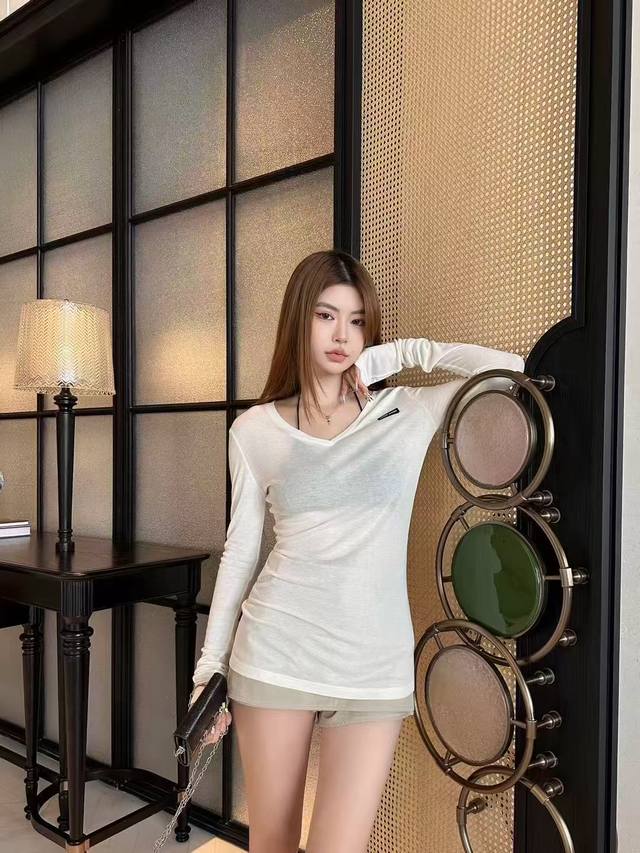 Miumi* 25Fw Early Autumn New Style Micro-Label V-Neck Tencel Wool Long-Sleeve T-