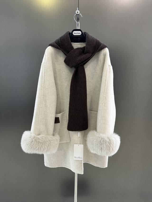 Maxmara Autumn/Winter New Wool Coat, Sheep Wool Blend with Imported White Fox Fu