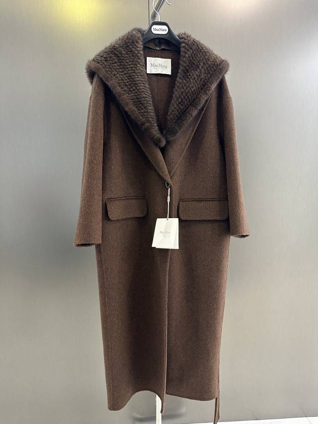 Maxmara *New Autumn/Winter High-End Cashmere Coat, Imported Velvet and Mink Trim
