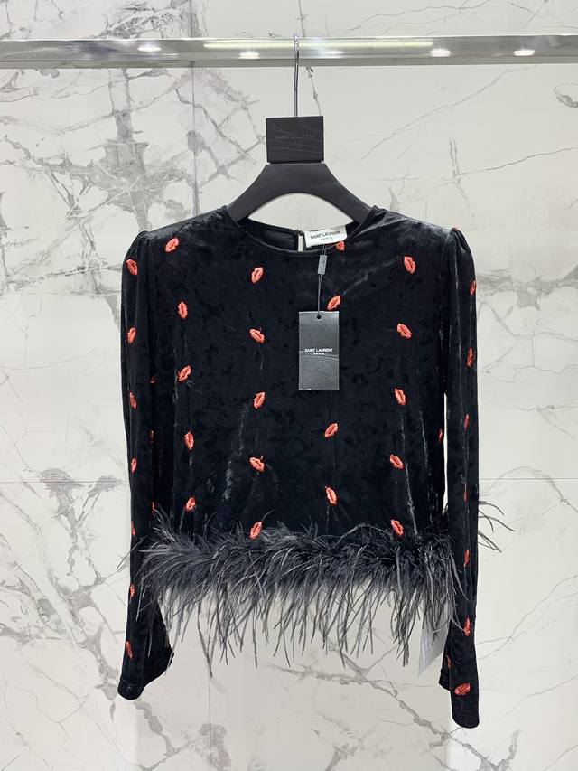 Retro Red Lips Ostrich Top Vintage Series, Full Embroidery Loose Fit with Thin