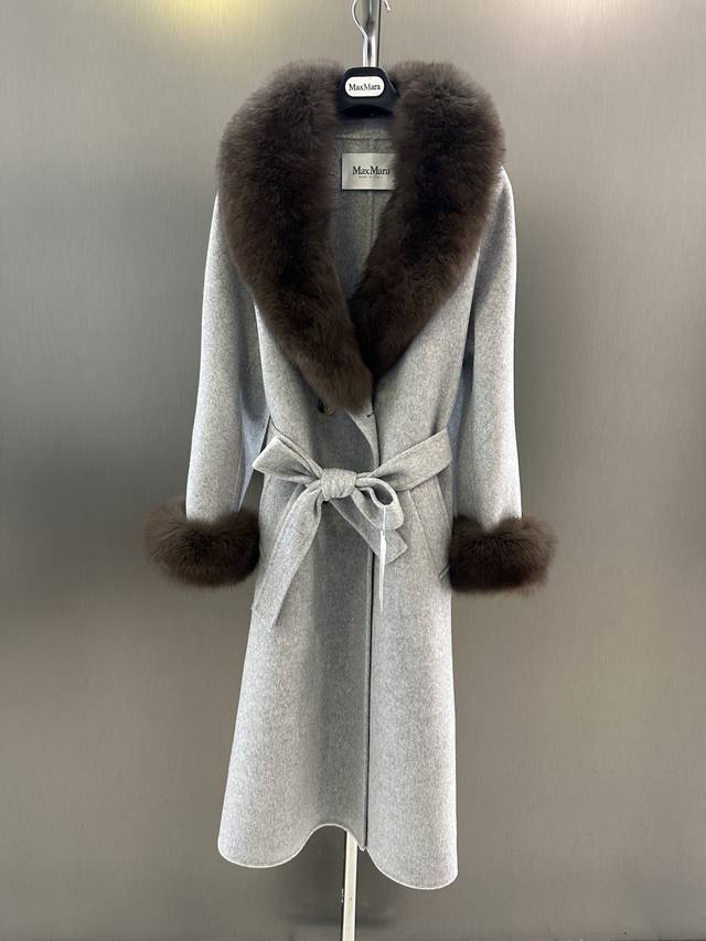 Maxmara *New Autumn/Winter High-Quality Fur Coat with Imported Extra Large White