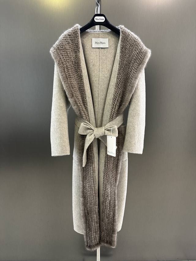 Maxmara *New Autumn/Winter High-Quality Fur Coat with Imported Velvet, Mink Knit