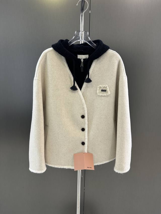 Miumiu Autumn/Winter New Two-Piece Wool Coat and Cashmere Knitted Vest - Three W