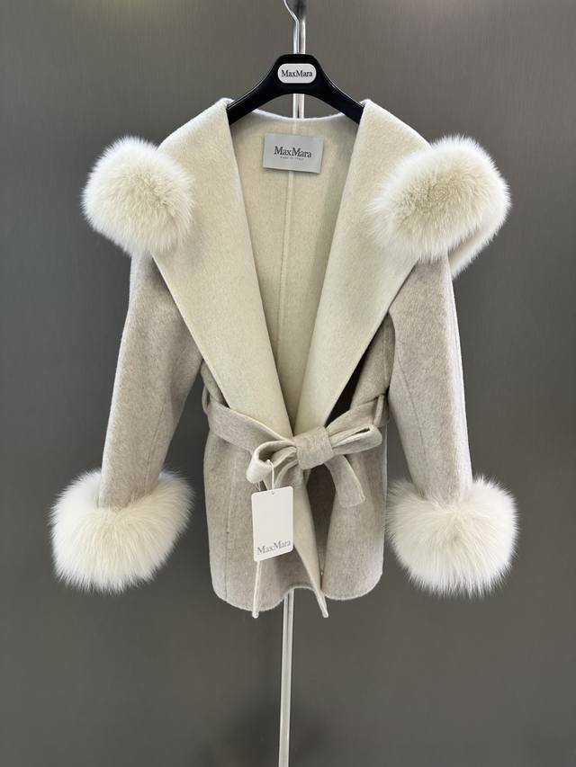 Maxmara *New Autumn/Winter High-Quality Fur Coat with Detachable Fox Fur Collar,