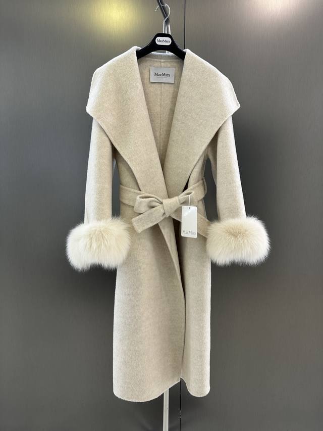 Maxmara *New Autumn/Winter High-Quality Fur Coat with Detachable Fox Fur Collar,