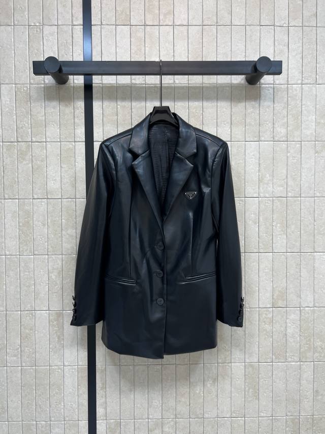 pd's 2025 Autumn/Winter New Black PU Leather Suit Jacket: Simple and elegant, cl