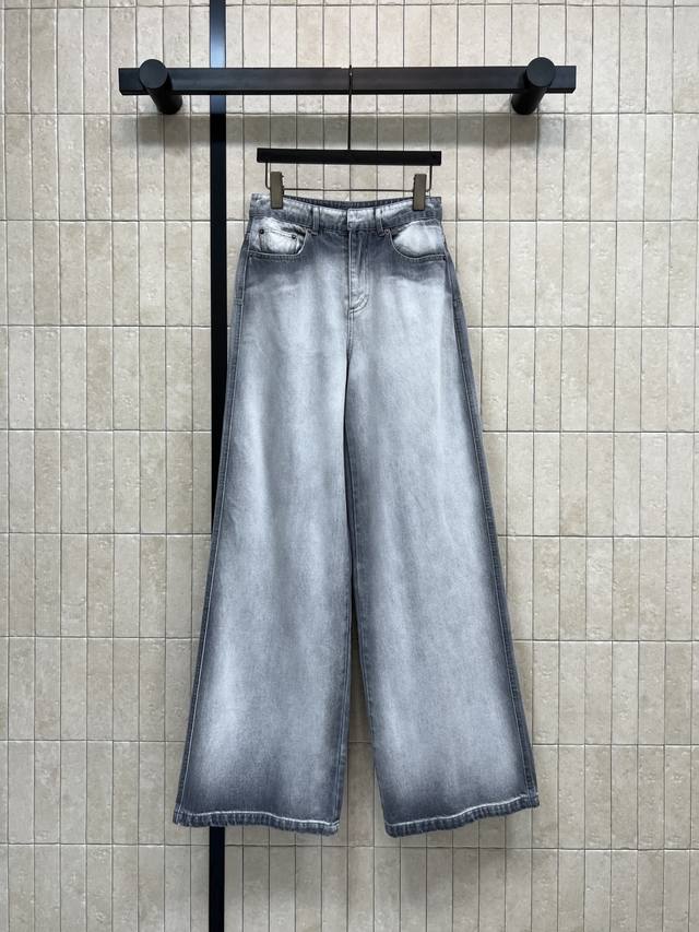 D's new Fall/Winter 2025 washed and distressed wide-leg jeans feature a vintage