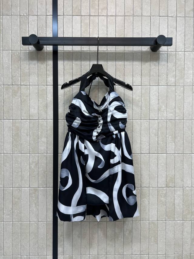 Chanel 2025 Autumn/Winter New Ink-Painted Halter Neck Short Dress. The halter n