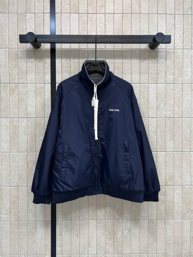 Miu's 2025 Autumn/Winter New Double-Layer Stand-Up Collar Jacket: One side is so